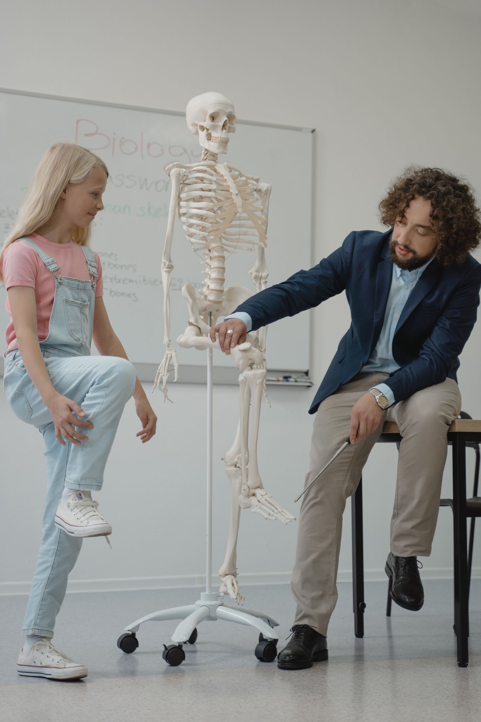 Anatomy study in a 200-hour yoga teacher training syllabus